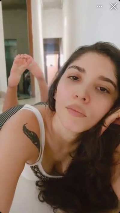Beautiful Girls does Clap The Pose