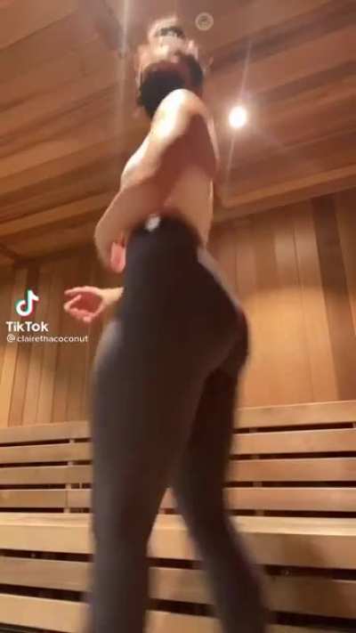 She&rsquo;s thicc asf 🍑