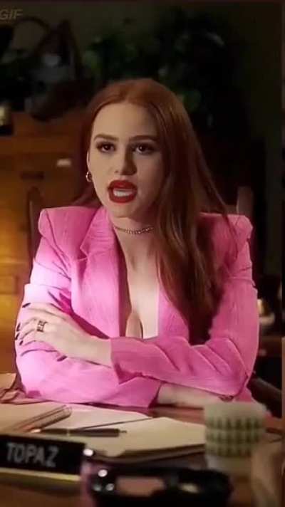 slight cleavage