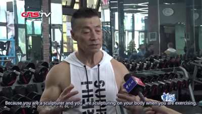 This 70 years old man looks like 30s after 34 years everyday workout