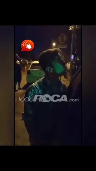 Es verdad que el patova no debió cabecearlo porque en ningún momento lo tocan, pero que placer inmenso ver un tucumanazo tan bien embocado a un gil.