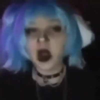 W H &AElig; T?
