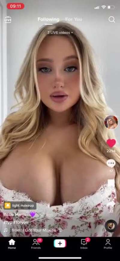 TikTok_Tits - Video #7849