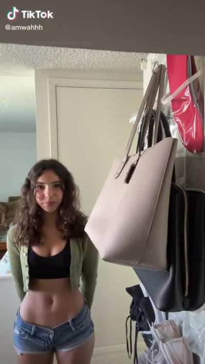 Amwahh(TikTok)