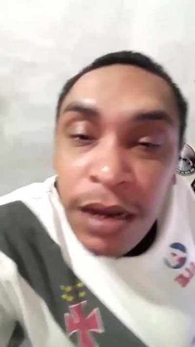 pra quem não entendeu ele disse que vai pegar todos flamenguista no soco principalmente os do chat ai!