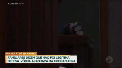 Boneco do DINDINHO em uma cena de crime
