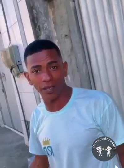 Da ben&ccedil;a pro seu pai aqui?