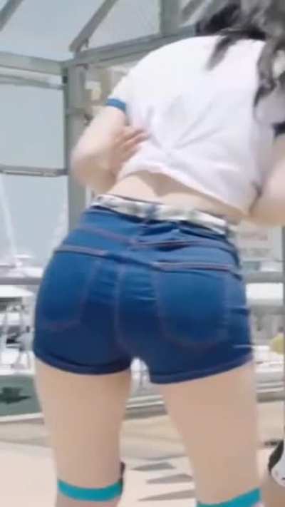 Roller Dahyun
