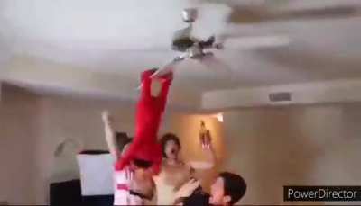 Elmo&hellip; e suas festas 😳😳