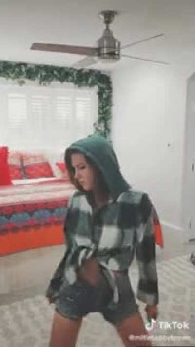 fuck I just cam so hard to this gif