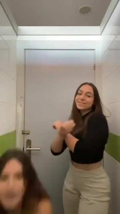 Irati twerk