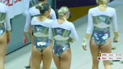 Western Michigan&rsquo;s silver Leos, I hope they bring &lsquo;em back next year 🔥🤎🤍💛🐴