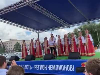 Olympic champion Vitalina Batsarashkina was greeted in Omsk with the song "Toss A Coin To Your Witcher" performed by the Omsk Russian folk choir