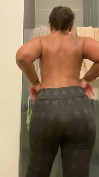 [F32] You can vote here if you&rsquo;d like 🍑