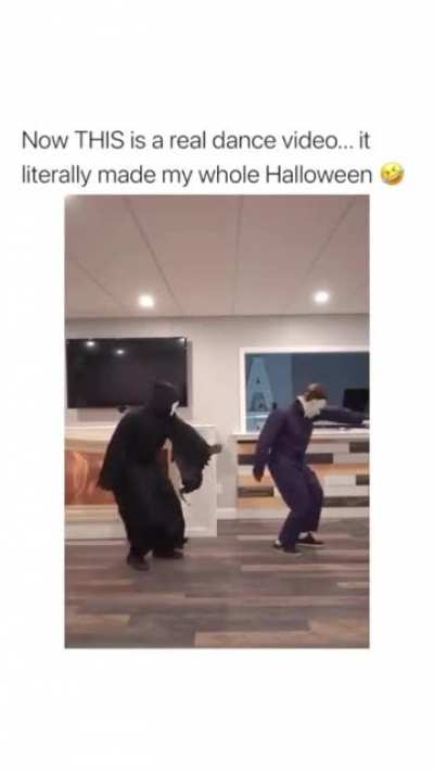 Myers and Ghost face groovin