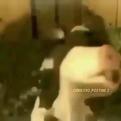 😳