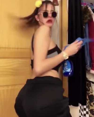 🤤