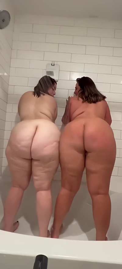 2 🍑's
