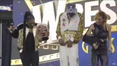 Snoop Dogg, Bianca Belair and Becky Lynch do the Crip-Walk at WrestleMania 39 Launch Party