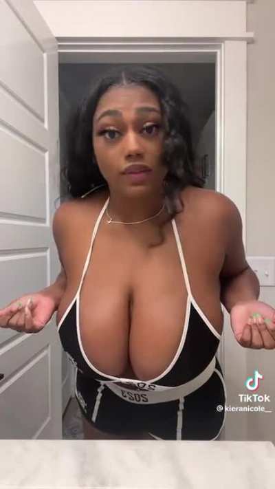 Kieranicole_  Massive tits