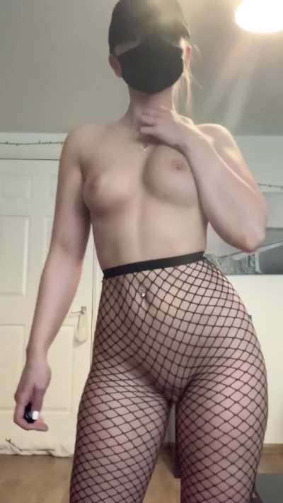 You bump into me at a anon sex party, smash or pass?.. 💓