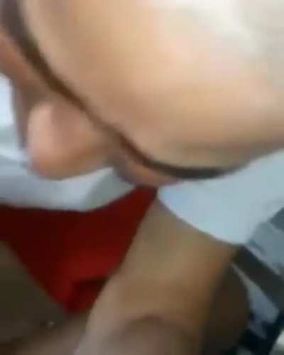 E l&aacute; vai ele pescar til&aacute;pia...