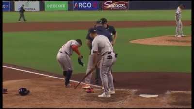 Altuve during tonight&rsquo;s game