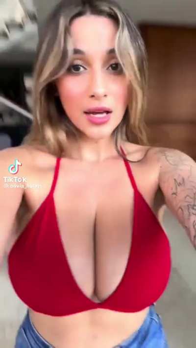 @olivia_huggs