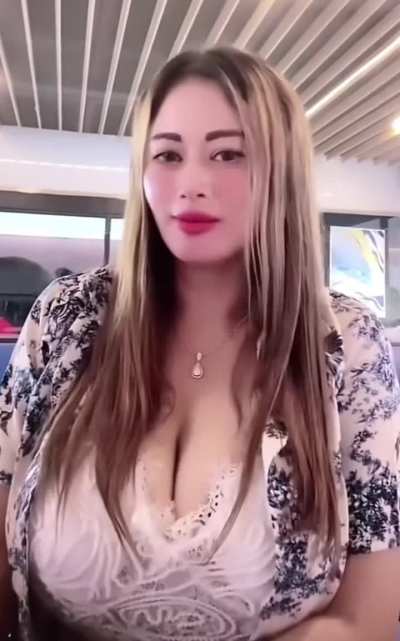 Busty Asian 
