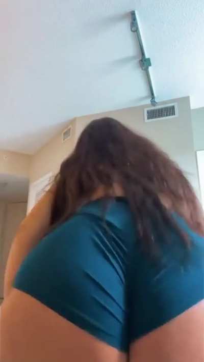 when this girl twerks, it&rsquo;s time to jerk