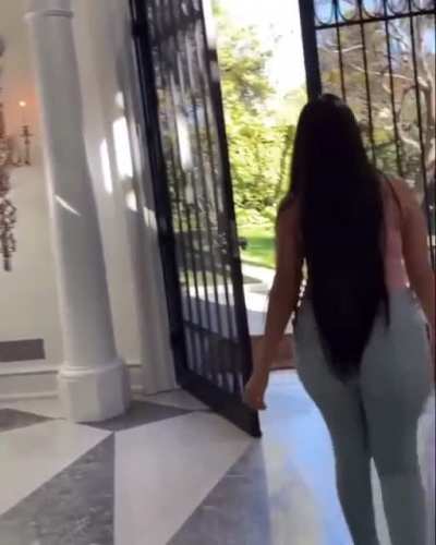 Big ass 🤤