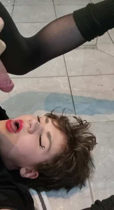 swallowing my hot cum :p