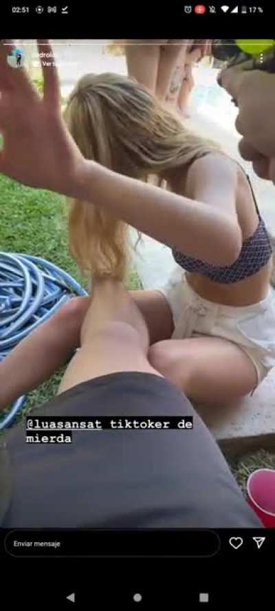 el culo que se ve atr&aacute;s es de martu