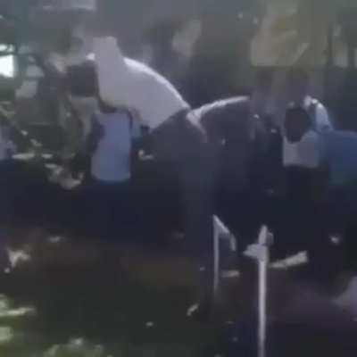 Com est&aacute; queda, caiu tudo, sua paz, sua esperan&ccedil;a de dias melhores