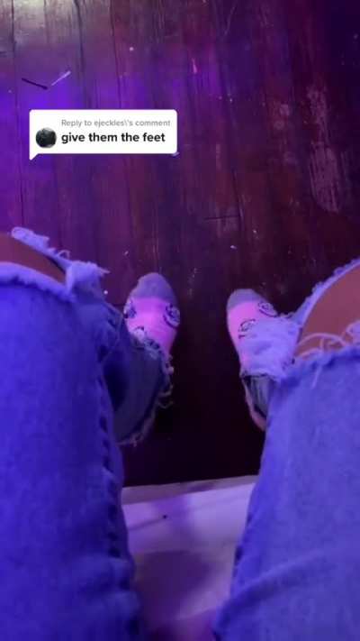 Latina Teen Feet 