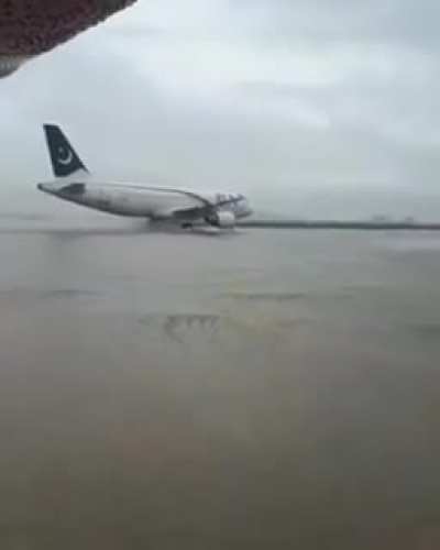 PIA Lands at Flooded Runway of Karachi Airport
