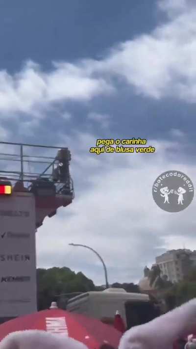 Quem precisa de pol&iacute;cia quando se tem Anitta? 