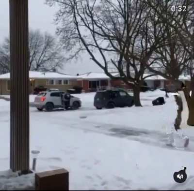 Porch Pirate gets confronted by armed landowner. Not sure if this has already been posted on this sub but here y&rsquo;all go