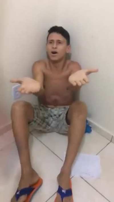 Ladr&atilde;o que roubou igreja, cagou no ch&atilde;o e limpou a bunda com a biblia recebe uma massagem.
