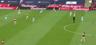 18 passes before the goal. That's a stuff of the old Arsenal .