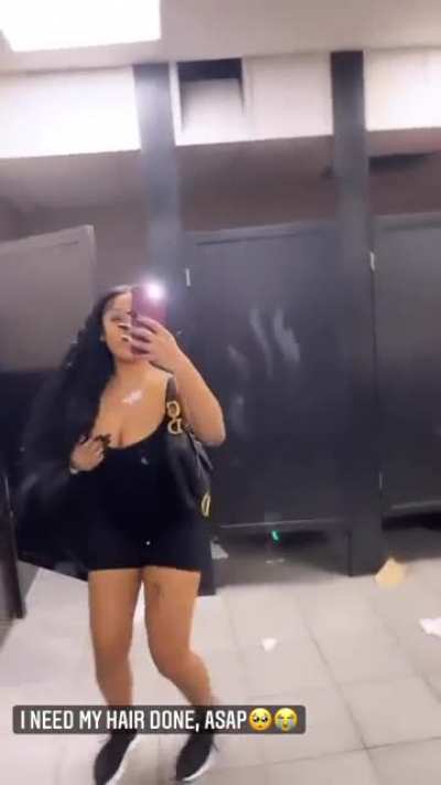 🍑🤳🏻🤟🏽