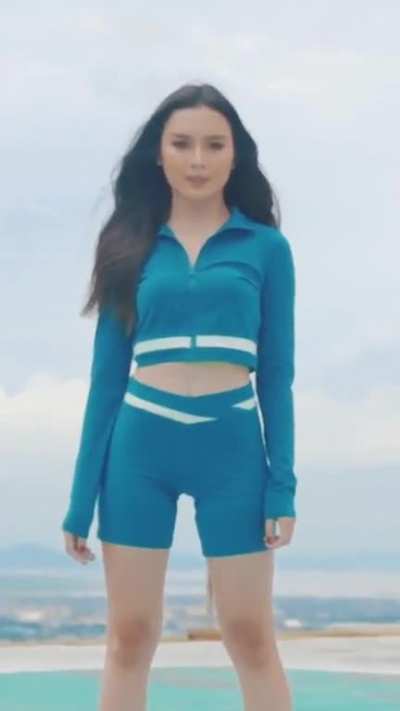 Francine Diaz 