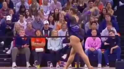 Ashlyn Laclair: University of Kentucky gymnastics💙🤍🐱🤸&zwj;♀️