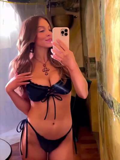 Titties in Bikini