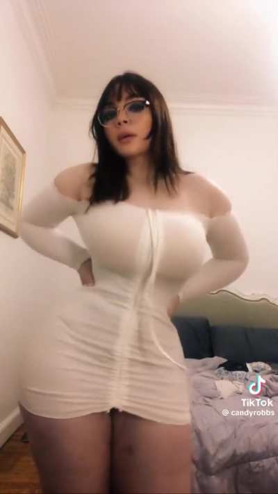 Hourglass Figure⏳ @candyrobbs