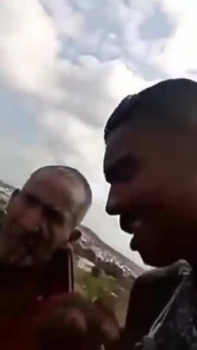 o cara saiu gritano...