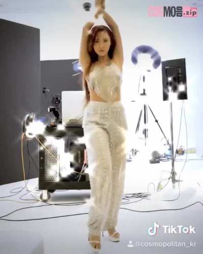 Cosmopolitan Korea Instagram Update with Hwasa (200718)