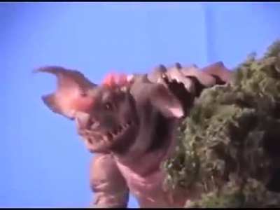 Baragon goes "gwaaaa!"