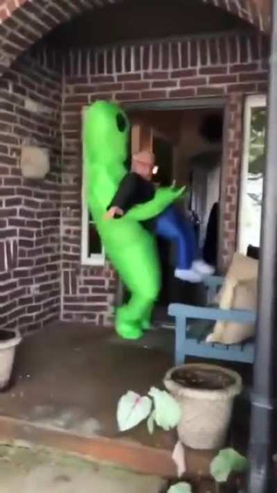 This Dad&rsquo;s Halloween Costume More Interesting than Yours