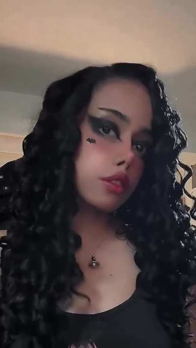 Makeup and hair check for new fashion shkkt